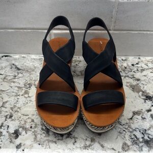 NEW Never Worn Black Strap Wedge Sandals with Tan Footbed - Lucky Brand - 6.5M